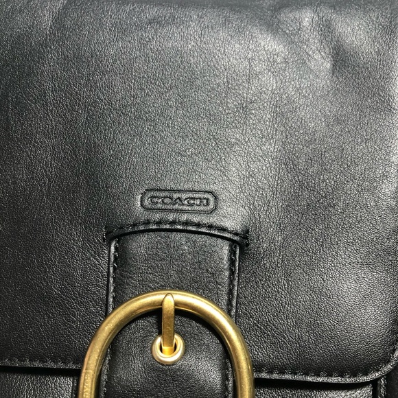 Coach women’s black leather shoulder bag - Picture 6 of 8